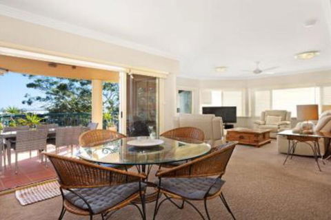 Whitesands 301 Main Beach Location - Accommodation Asia 7