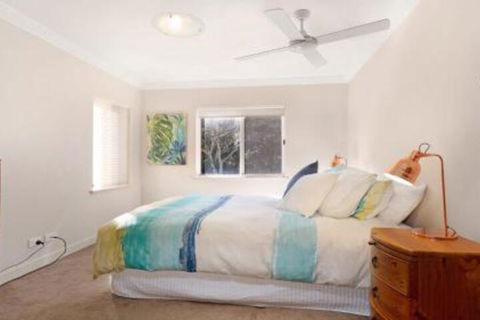 Whitesands 301 Main Beach Location - Accommodation Asia 4