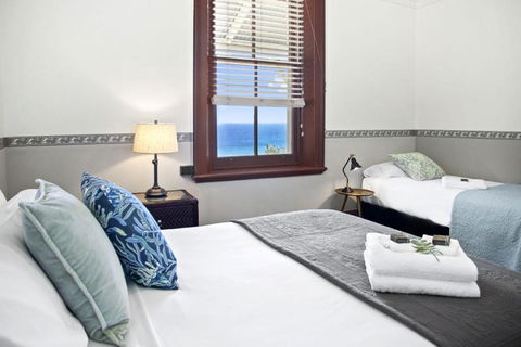Seal Rocks Lighthouse Cottages - Accommodation Asia 3