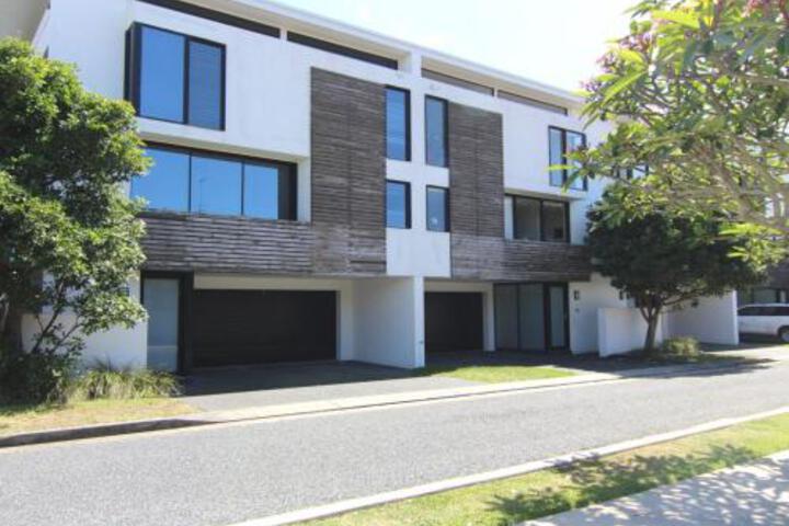 Stroud NSW Accommodation Asia