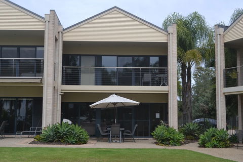 Elsinor Townhouse 4 Mulwala - Accommodation Guide 1