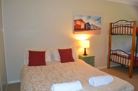 Elsinor Townhouse 4 Mulwala - Accommodation Guide 4
