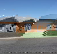 Willow Island Waterfront - Accommodation Guide