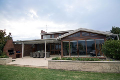 Lake House 61 Mulwala - Accommodation Guide 0