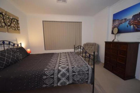 Park View Modern House - Accommodation Guide 2