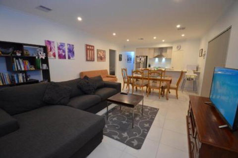 Park View Modern House - Accommodation Guide 0