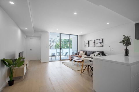 Executive Luxury Apt With Parking Next To Station - Accommodation Guide 3