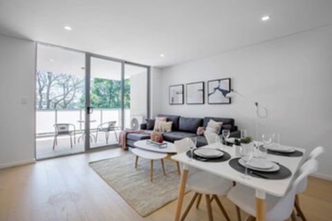 Executive Luxury Apt With Parking Next To Station - Accommodation Guide 0