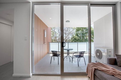 Executive Luxury Apt With Parking Next To Station - Accommodation Guide 2