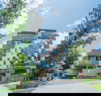 Designed Home Of Ultimate Convenience In Gordon - Accommodation Asia