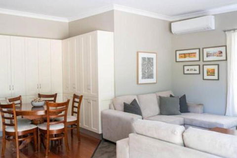Kinross Cottage Neat & Stylish Sleeps 9 - Accommodation Guide 7
