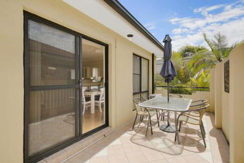 Seychells Toowoon Bay - Accommodation Asia 5