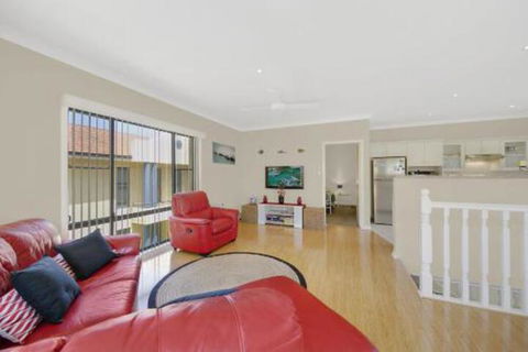 Seychells Toowoon Bay - Accommodation Asia 4