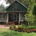 Lakeside Garden Chalet - Accommodation Guide 0