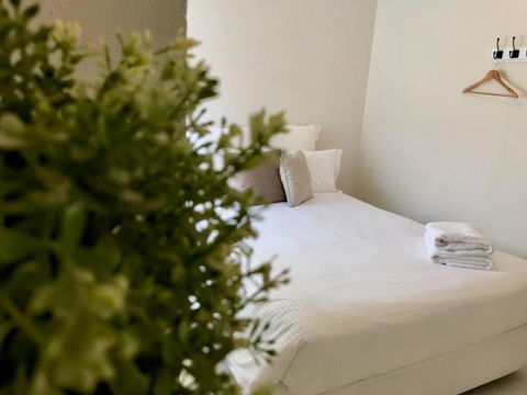 YSG The Edward Townhouse 153 Walk To Town - Accommodation Guide 6