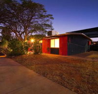 4 Page Street Colourful  Shady 3 Bedroom Home
