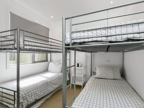 WATERFRONT THREE In The Heart Of Lorne - Accommodation Asia 5