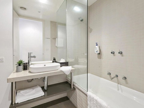 WATERFRONT THREE In The Heart Of Lorne - Accommodation Asia 3