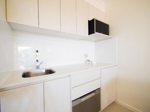 Apartments At 2 Landsborough - Accommodation Asia 5