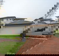 Superb Luxe 5BR Housepoint Cook Near Lake - Accommodation Asia