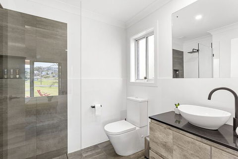 Dolphin Studio Apartment 1a Ocean Street - Accommodation Guide 7
