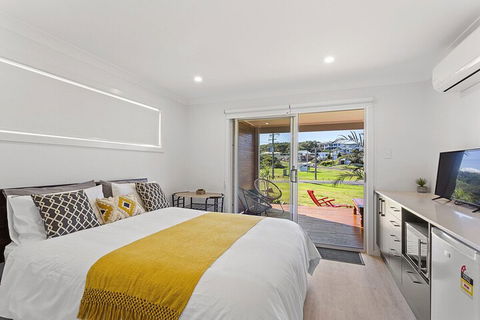 Dolphin Studio Apartment 1a Ocean Street - Accommodation Guide 5