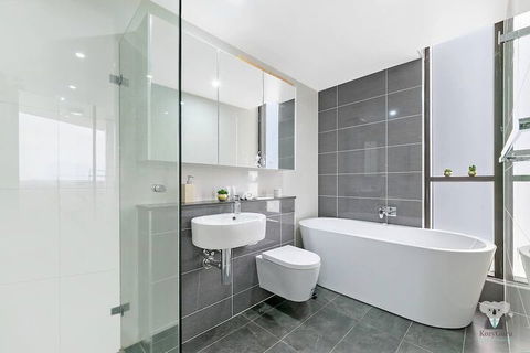 Awesome View 2Bed 2Bath APT + FREE PARKING NPA330 - Accommodation Asia 6