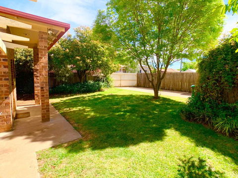 123 Hill St. Heart Of Orange Double Brick - Accommodation Guide 4