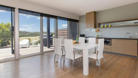 ST ANDREWS BEACH APARTMENT 4.01 - Accommodation Guide 2