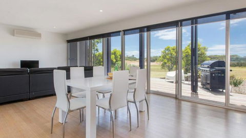ST ANDREWS BEACH APARTMENT 4.01 - Accommodation Guide 6
