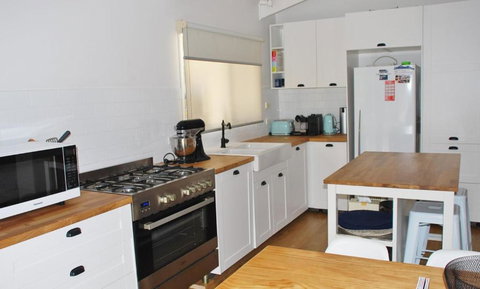 SHORE BEATS WORK INVERLOCH - Accommodation Asia 1