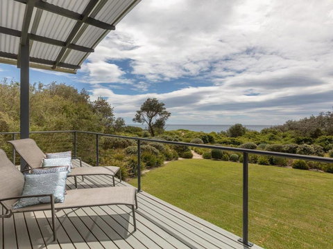 Aloha Direct Beach Access From Property - Accommodation China 6