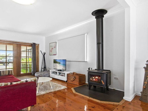 Sea Shack Renovated 1950s Beach House - Accommodation China 6