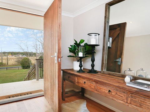 Shepherds Lea The Best Of Town & Country! - Accommodation Guide 2