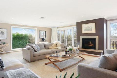 Shepherds Lea The Best Of Town & Country! - Accommodation Guide 0