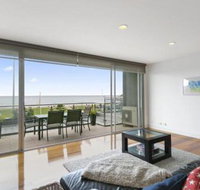 LOUTTIT BAY APARTMENT 1 Free wifi ocean views  the ultimate location - Accommodation Guide