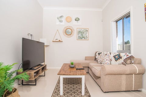Peaceful 2kingbed Rootyhill Townhouse Near Station - Accommodation Asia 5