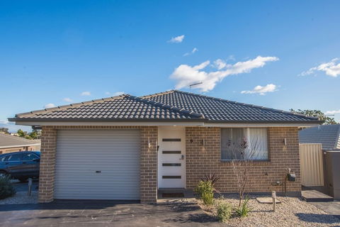 Peaceful 2kingbed Rootyhill Townhouse Near Station - Accommodation Asia 0