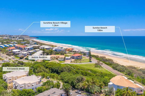 Penthouse Luxe Sunrise Beach - Accommodation Asia 2