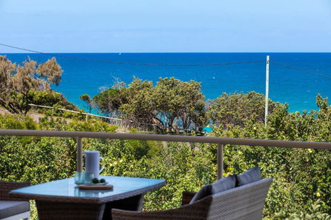 Penthouse Luxe Sunrise Beach - Accommodation Asia 3