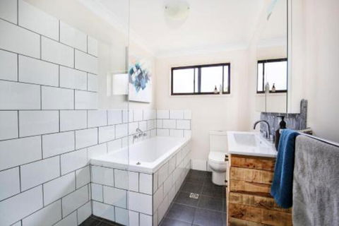Aloha Pet & Family Friendly 10 Min Walk To Beach - Accommodation Asia 2