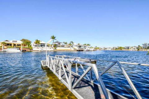 Beautiful Waterfront Home CHELSEA - Accommodation Asia 3