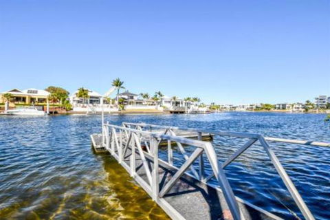 Beautiful Waterfront Home CHELSEA - Accommodation Asia 6