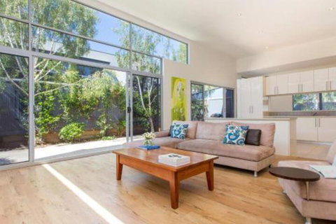 PALM COURT RETREAT MORNINGTON - Accommodation Guide 5