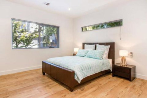 PALM COURT RETREAT MORNINGTON - Accommodation Guide 2