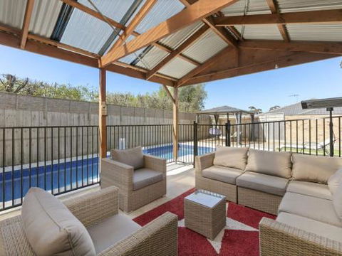 SWEETLANDS SANCTUARY Mt. MARTHA - Accommodation Guide 1