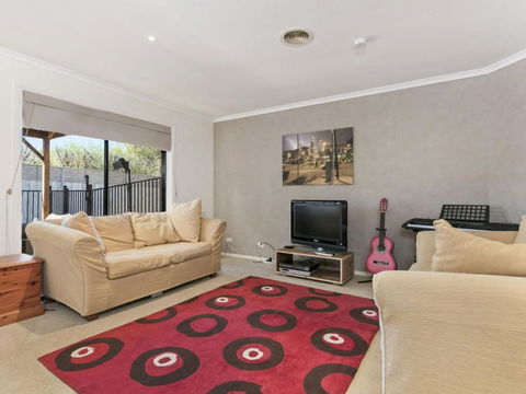 SWEETLANDS SANCTUARY Mt. MARTHA - Accommodation Guide 2