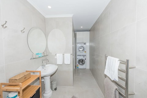 Kiama - Accommodation China 2