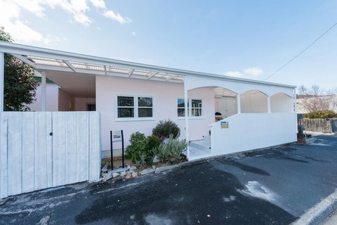 Kiama - Accommodation China 1