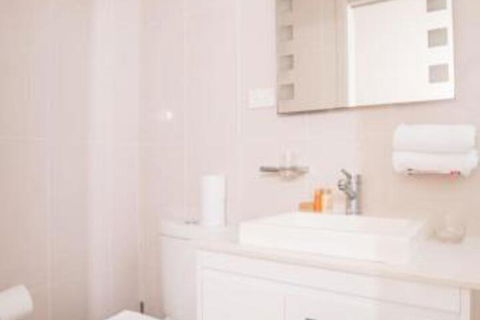 Scenic Illawong Riverside Getaway 1bed1bath Unit - Accommodation Guide 7
